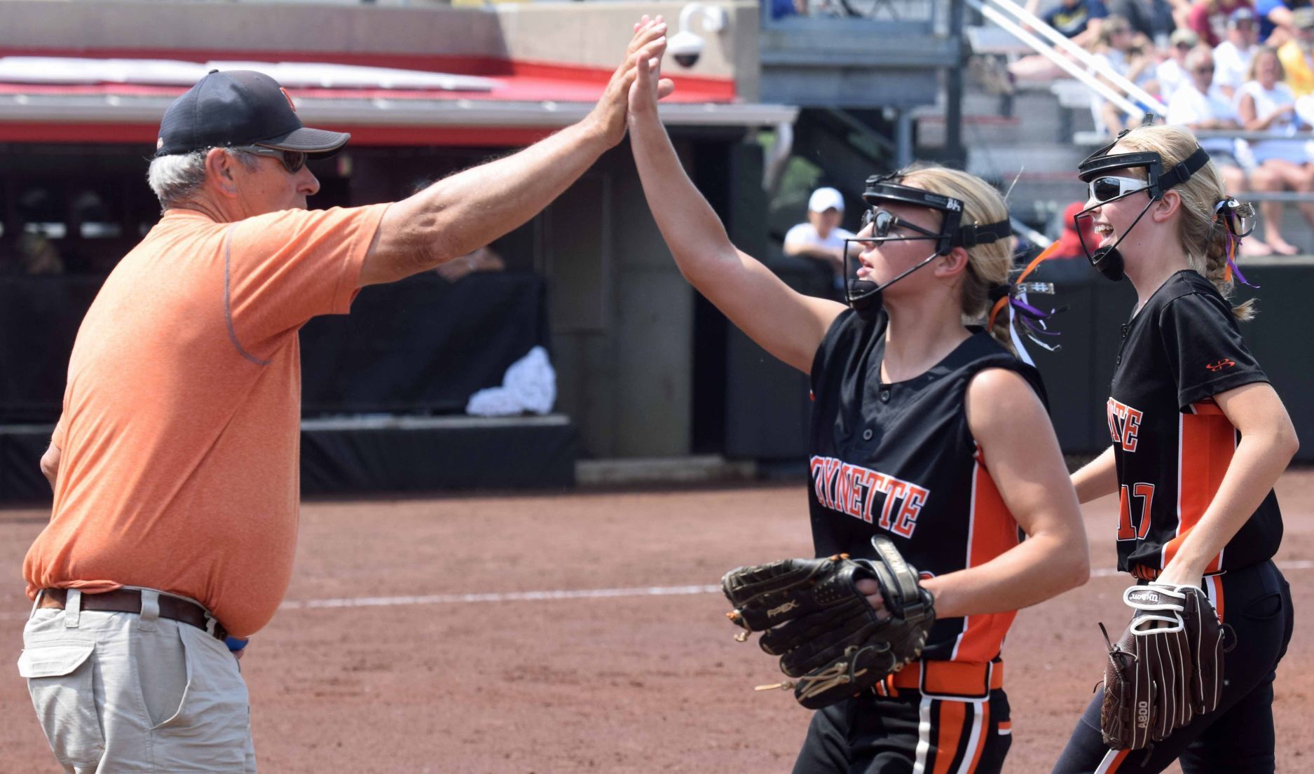 Bob Tomlinson, Brianna Kowald high five